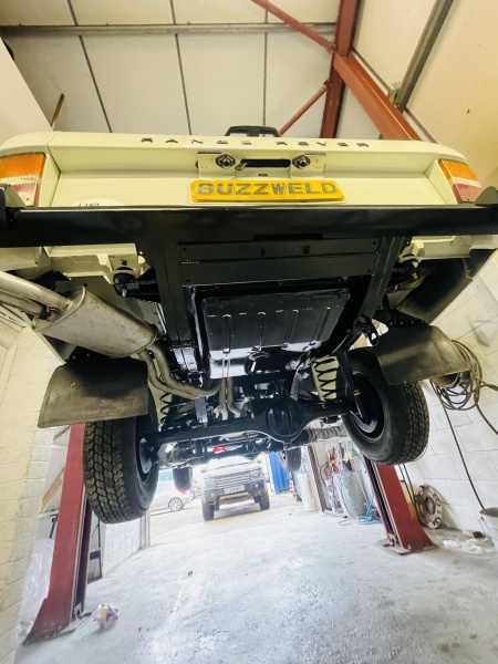 Range Rover Classic Rustproofing / Undersealing Buzzweld Coatings